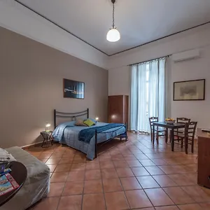 'na Siesta Neapel