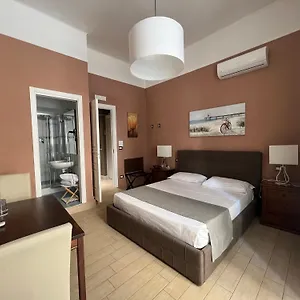 Couette-café Relais Ranieri, Naples