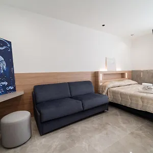 Le 4 Stagioni Dante H Centro, By Clapa Group Pensjonat