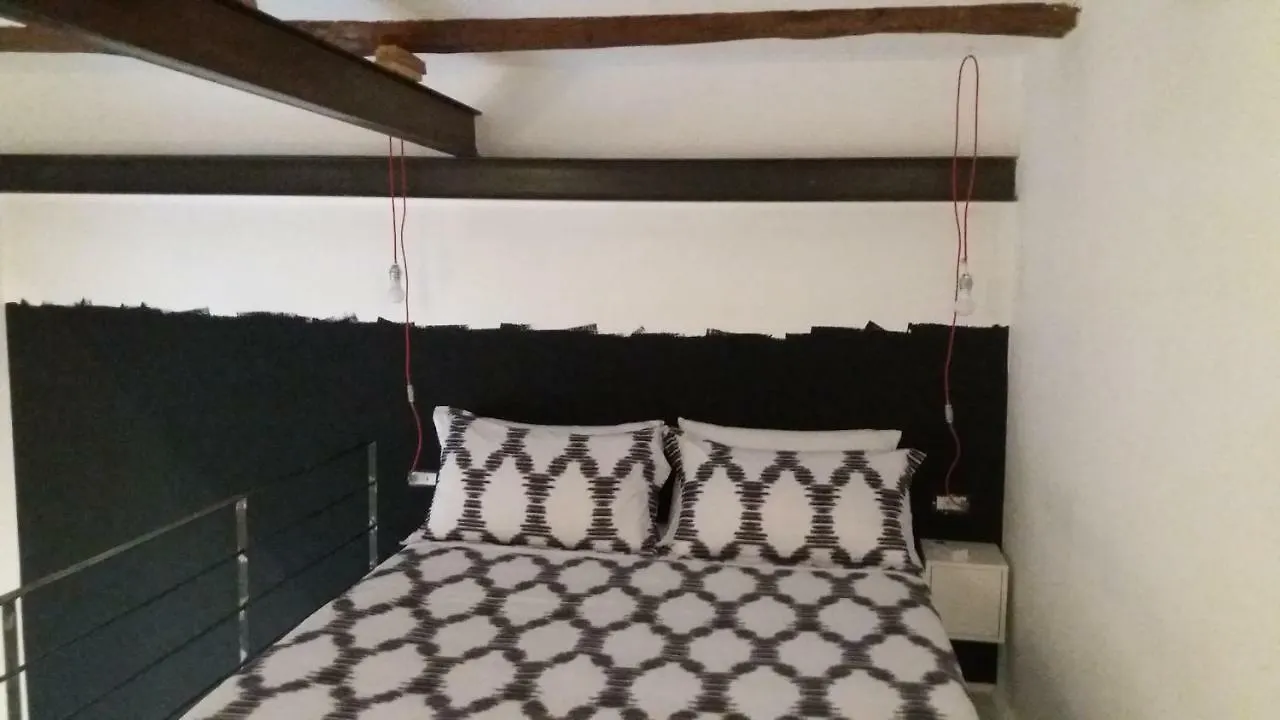 B&B Montecalvario 41 Неаполь 0*,